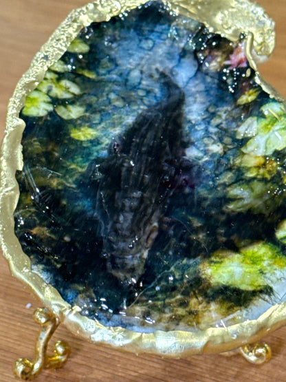 Alligator in the Bayou Resin Art Oyster Shell