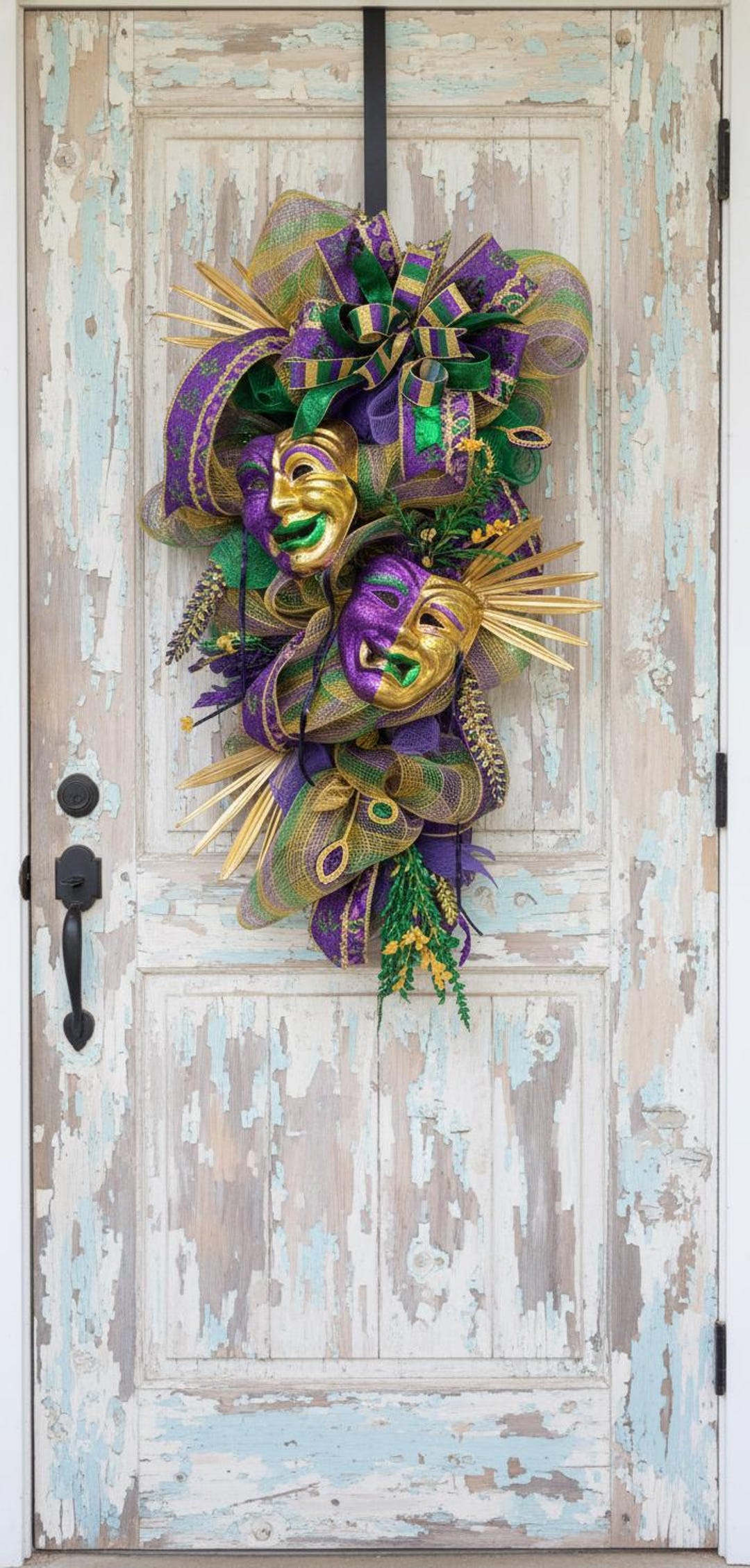 XXL Mardi Gras mask wreath large statement